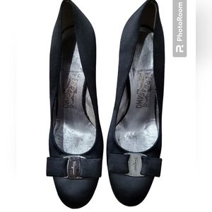 Ferragamo black satin heels size 7.5 2A narrow